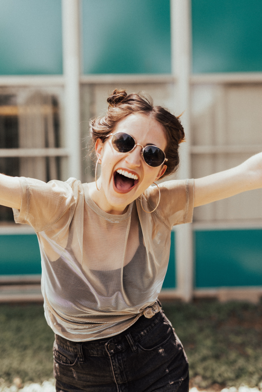 Woman with sunglasses